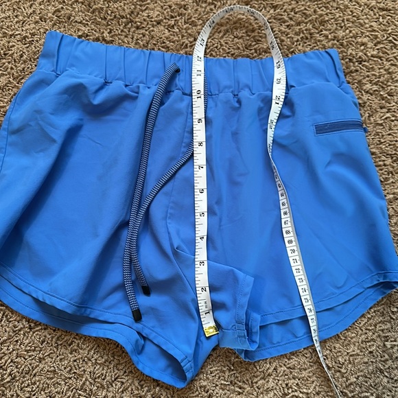Rabbit Running Surf n Turf Shorts - Picture 5 of 7